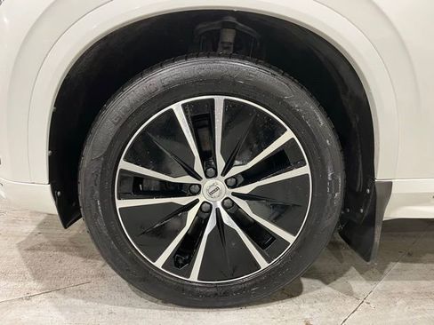 Used 2020 Volvo XC90 T5 Momentum w/ Protection Package image 14