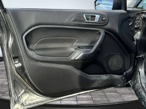 Used 2015 Ford Fiesta SE w/ Comfort Package FWD image 20