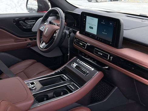 New 2026 Lincoln Aviator Reserve AWD/4WD image 8