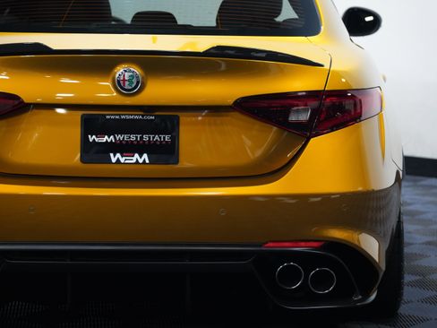 Used 2022 Alfa Romeo Giulia Quadrifoglio w/ Active Assist Plus Package RWD image 16