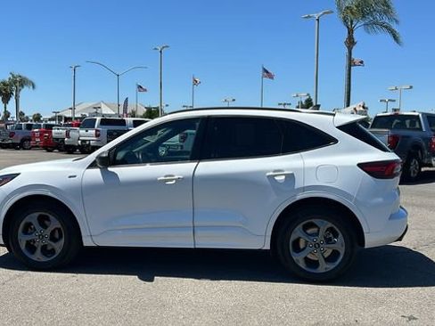 Certified 2023 Ford Escape ST-Line w/ Tech Pack #1 AWD/4WD image 7