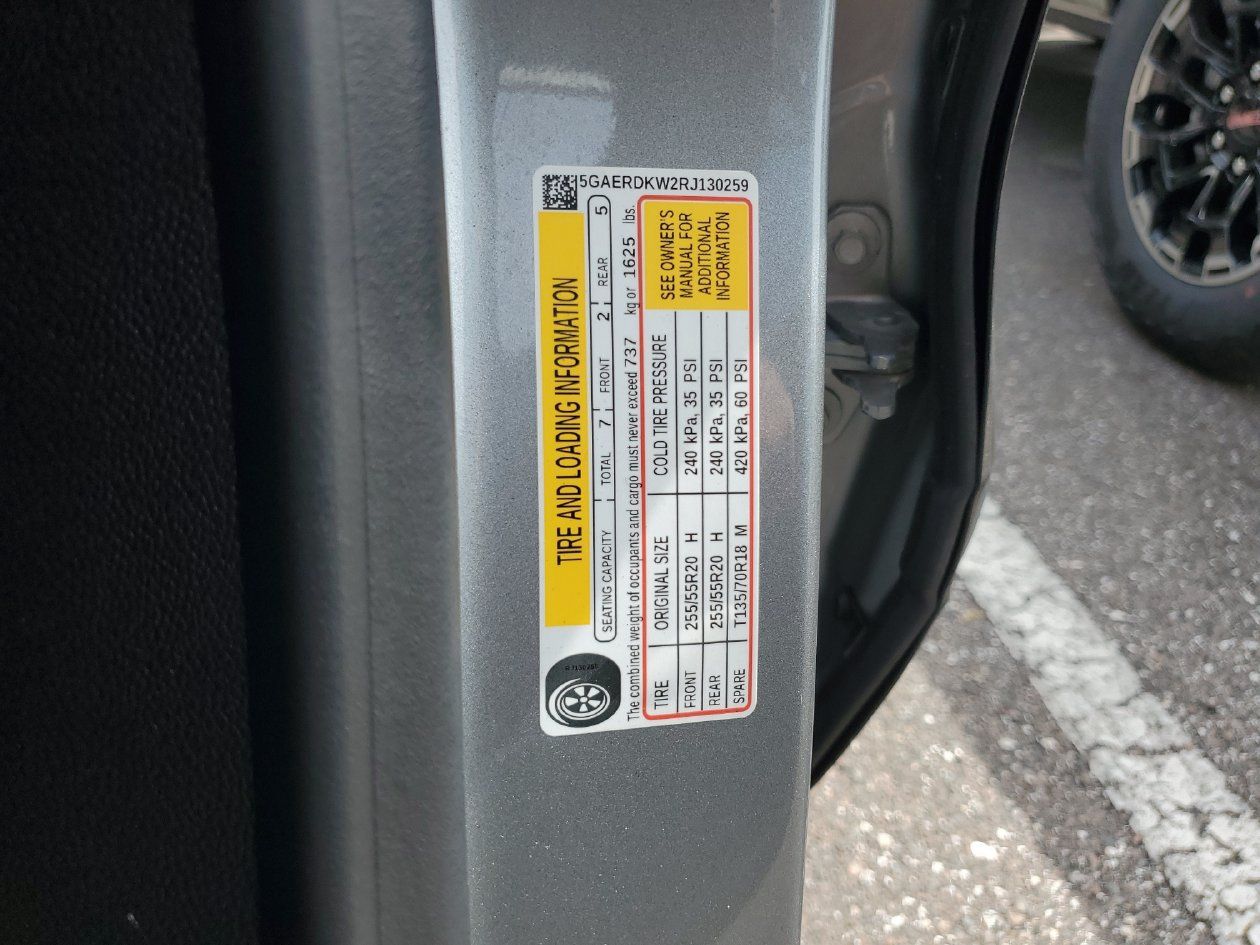 Used 2024 Buick Enclave Avenir w/ Trailering Package, 5000 lbs. FWD image 31