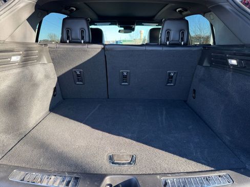 Used 2020 Cadillac XT4 Premium Luxury image 16