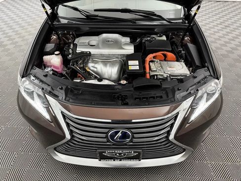 Used 2018 Lexus ES 300h w/ Luxury Package FWD image 32