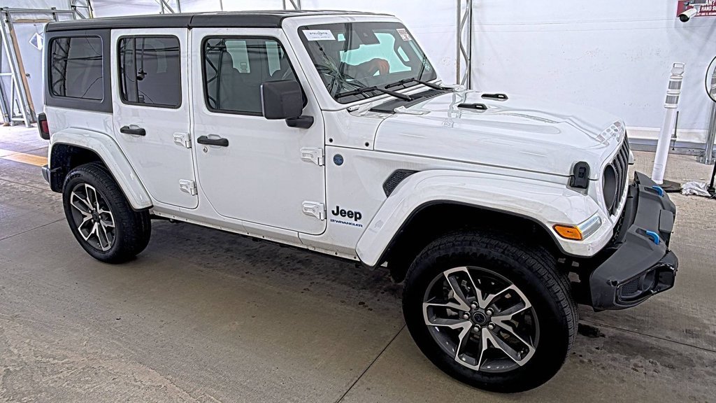 Used 2024 Jeep Wrangler Unlimited w/ Convenience Group AWD/4WD image 3