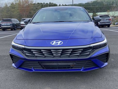 Certified 2025 Hyundai Elantra Sport FWD image 8