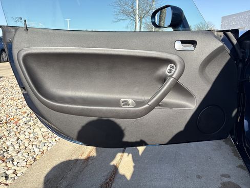 Used 2006 Pontiac Solstice Convertible w/ Premium Package image 12