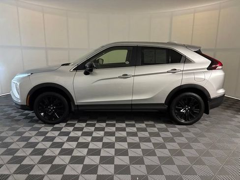 Used 2023 Mitsubishi Eclipse Cross LE AWD/4WD image 8