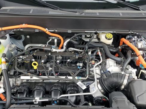 New 2025 Ford Maverick XL image 10