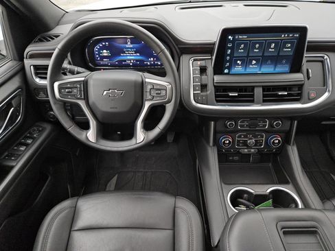 Used 2023 Chevrolet Tahoe Z71 w/ Luxury Package AWD/4WD image 11
