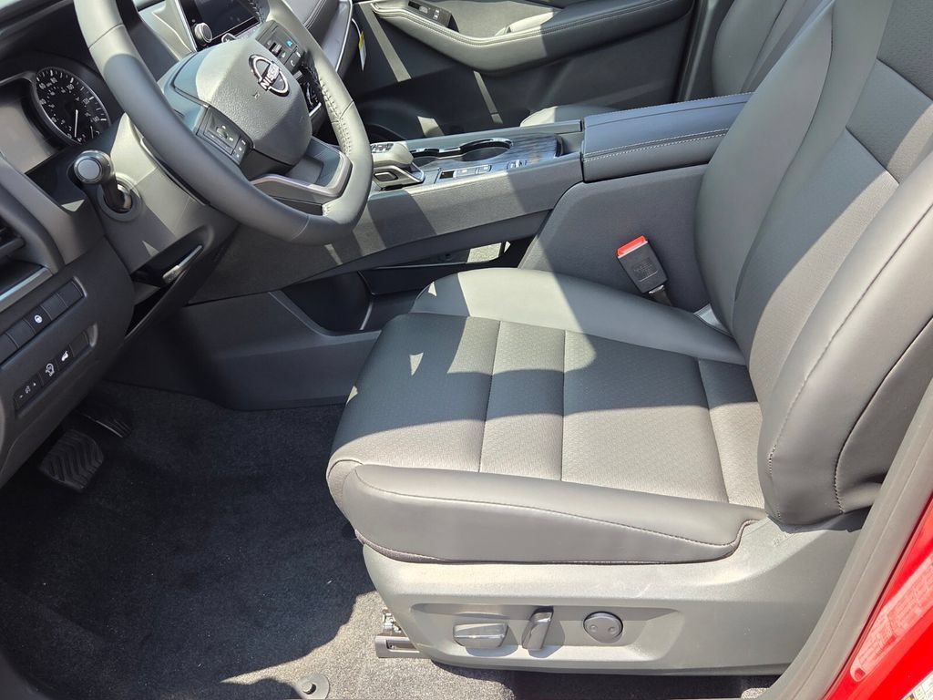 New 2026 Nissan Rogue Dark Armor FWD image 3