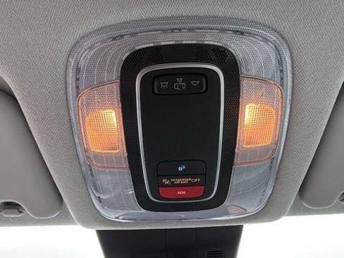 Used 2025 Hyundai Kona SEL AWD/4WD image 17