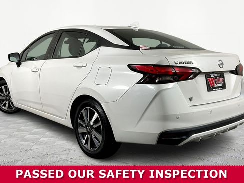 Used 2020 Nissan Versa SV FWD image 4