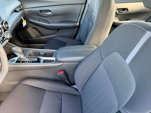 New 2025 Nissan Sentra SV image 5