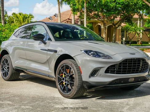 Used 2021 Aston Martin DBX AWD/4WD image 12