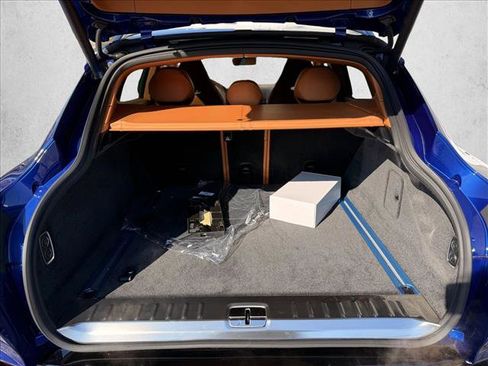 New 2026 Aston Martin DBX 707 image 5