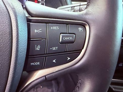 Certified 2023 Lexus UX 250h F Sport FWD image 22