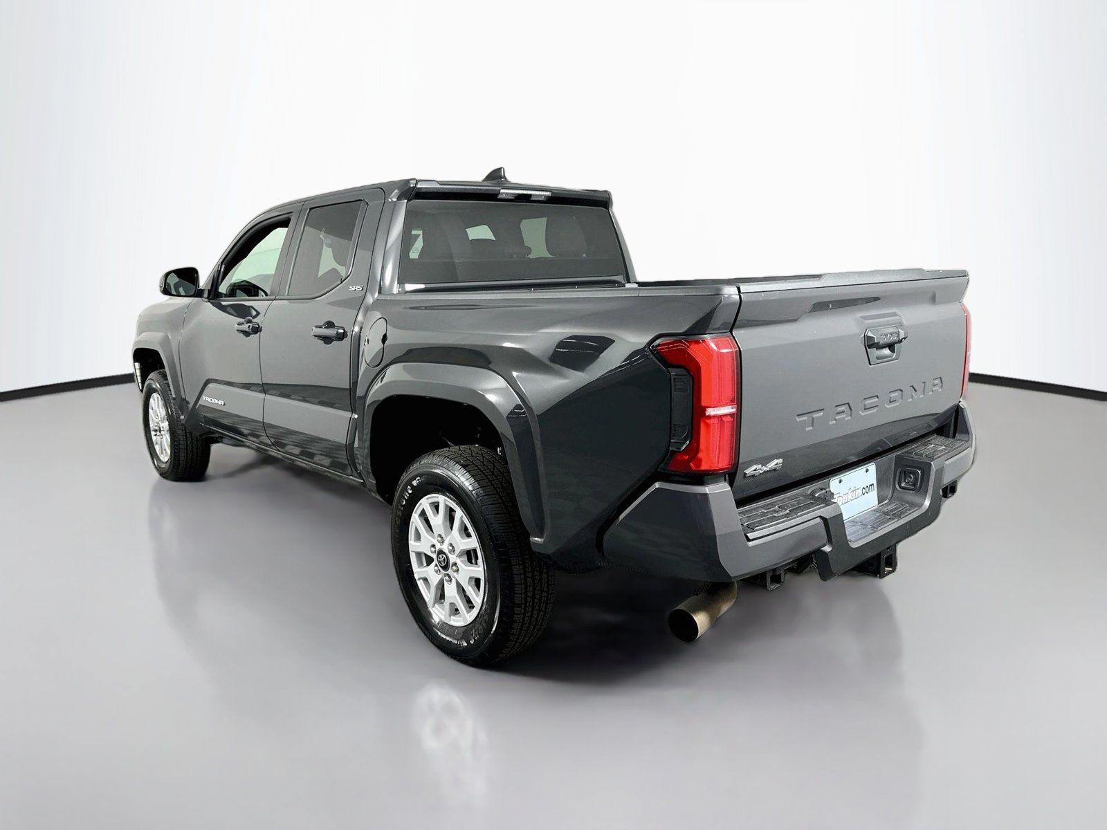 Certified 2026 Toyota Tacoma SR5 AWD/4WD image 5