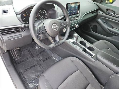Certified 2025 Nissan Altima 2.5 S FWD image 11
