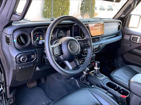 Used 2024 Jeep Wrangler Unlimited Rubicon 4xe image 18