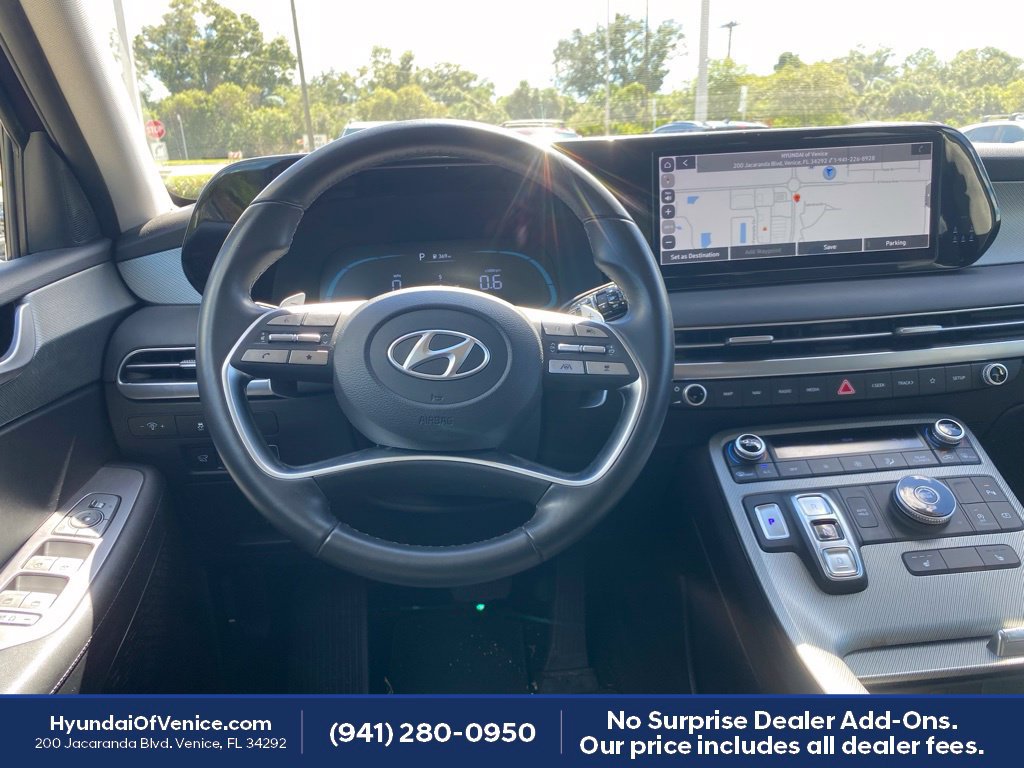 Used 2024 Hyundai Palisade SEL FWD image 3