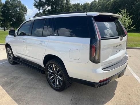 Used 2023 Cadillac Escalade Sport Platinum w/ Heavy-Duty Trailer Package AWD/4WD image 4
