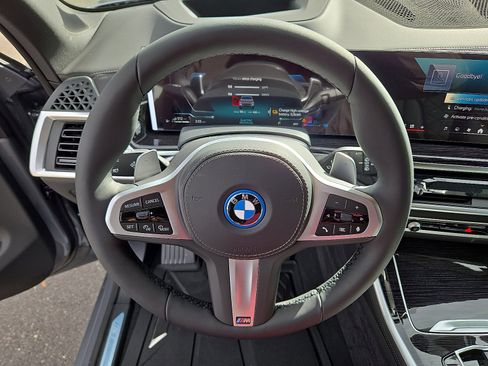 Used 2026 BMW X5 xDrive50e w/ M Sport Package image 8