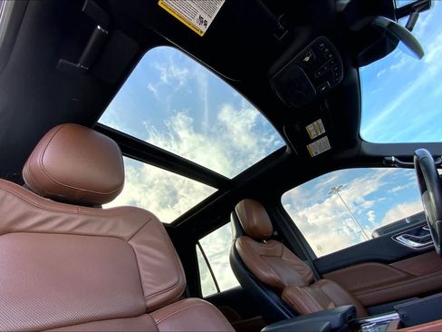 Used 2023 Lincoln Navigator L Reserve image 13