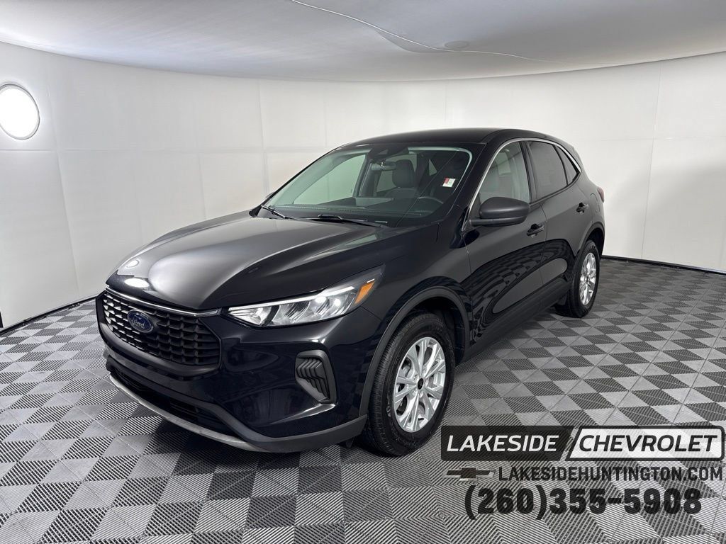 Used 2023 Ford Escape Active AWD/4WD image 1