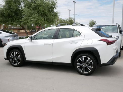Certified 2025 Lexus UX 300h FWD w/ Accessory Package (Z2) image 5