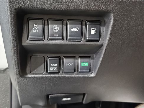 Used 2020 Nissan Rogue SV AWD/4WD image 28