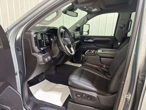 Used 2025 GMC Sierra 2500 SLT AWD/4WD image 2