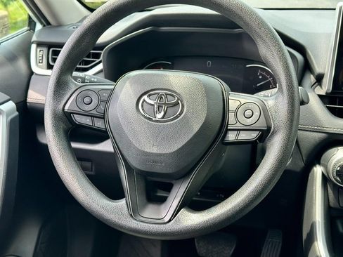 Used 2025 Toyota RAV4 XLE AWD/4WD image 14