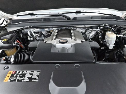 Used 2017 Cadillac Escalade ESV Luxury image 41