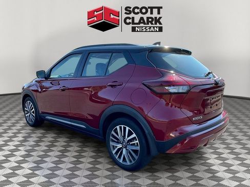 Used 2023 Nissan Kicks SR w/ SR Premium Package FWD image 4