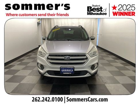 Used 2017 Ford Escape SE w/ Equipment Group 201A FWD image 8