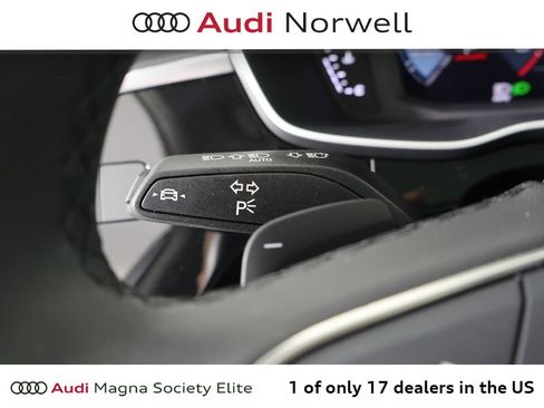 Used 2025 Audi Q3 2.0T Premium w/ Convenience Package AWD/4WD image 28