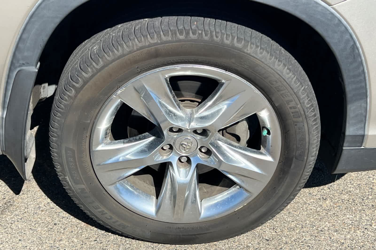 Used 2014 Toyota Highlander Limited Platinum AWD/4WD image 18