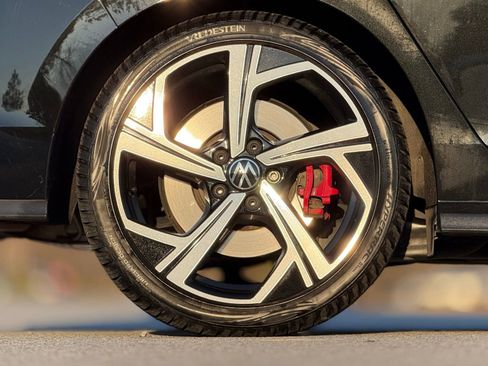 Used 2024 Volkswagen GTI SE w/ SE Leather Seats Package image 19