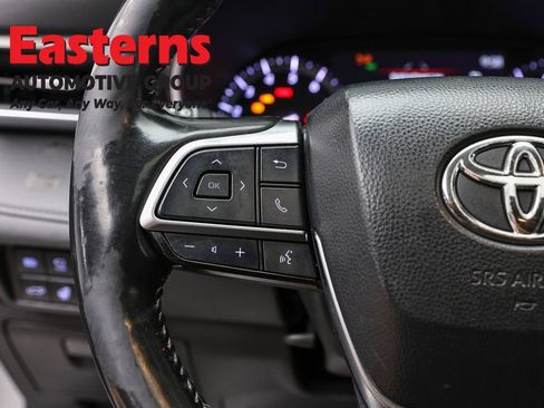 Used 2021 Toyota Highlander Limited AWD/4WD image 15