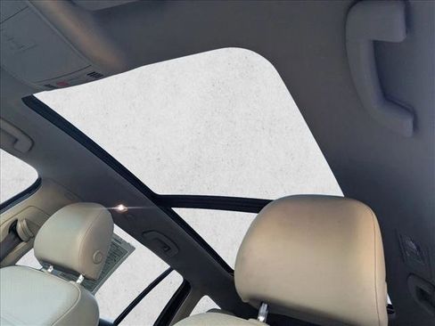 Used 2019 Volkswagen Golf Alltrack SE image 16