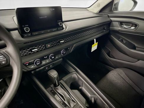 Certified 2025 Honda Accord SE image 31