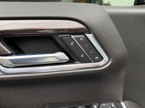 Used 2022 Chevrolet Silverado 1500 LTZ w/ LTZ Premium Package image 25