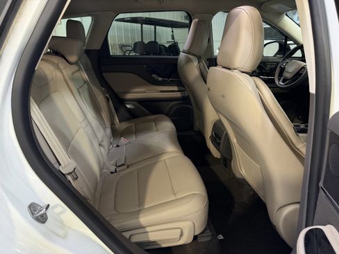 Used 2023 Lincoln Corsair FWD image 11
