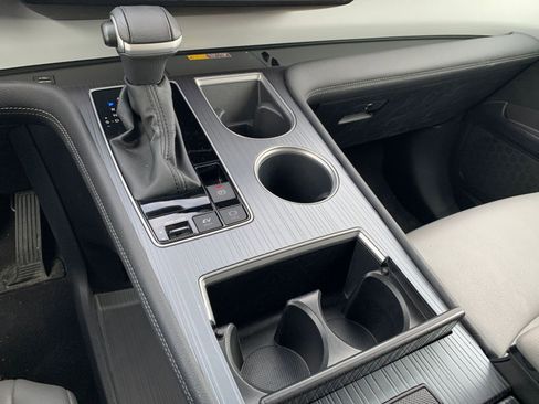 Used 2025 Toyota Sienna XLE image 44