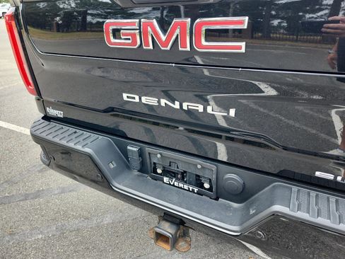 Used 2022 GMC Sierra 2500 Denali w/ Technology Package image 4