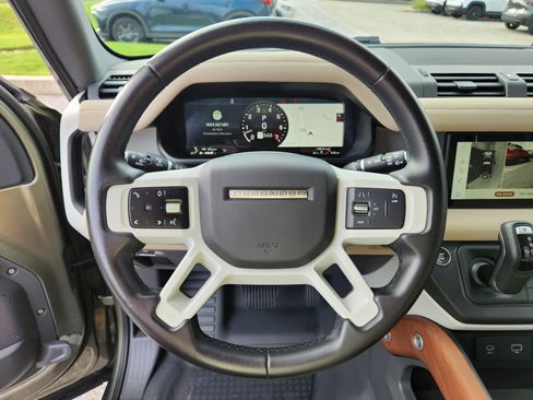 Certified 2023 Land Rover Defender 110 SE AWD/4WD image 18