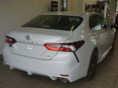 Used 2024 Toyota Camry SE FWD image 13