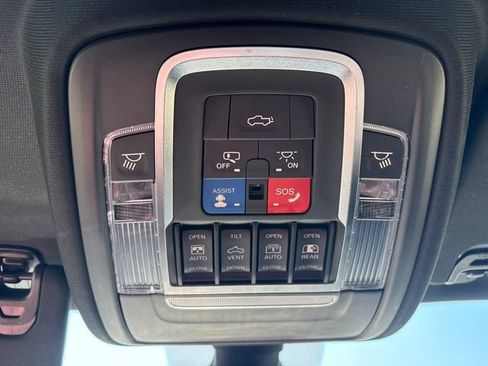 Used 2019 RAM 1500 Laramie AWD/4WD image 14