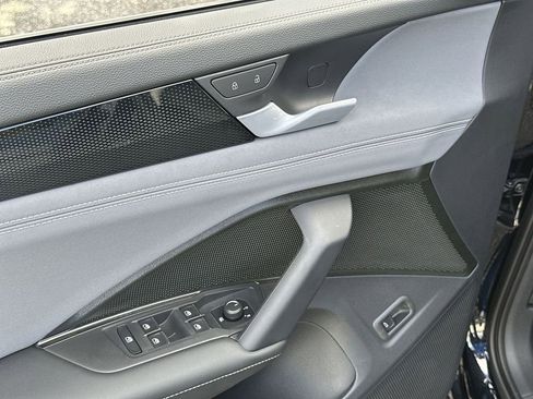 New 2026 Volkswagen Tiguan SE image 13